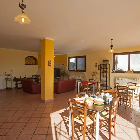 La Porta Dell'etna Bed & Breakfast