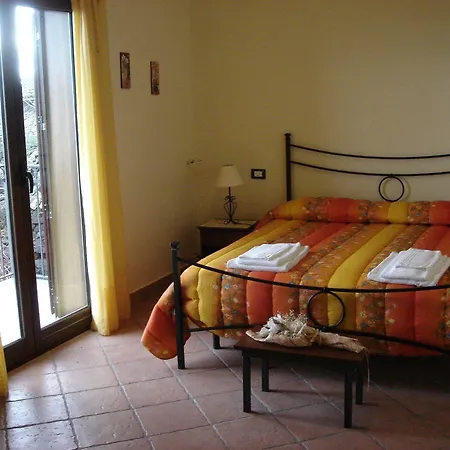 Bed & Breakfast La Porta Dell'etna 3*
