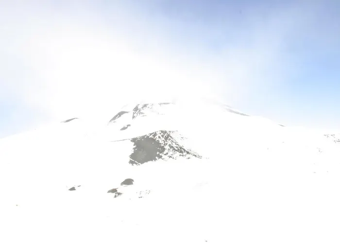 La Porta Dell'etna -